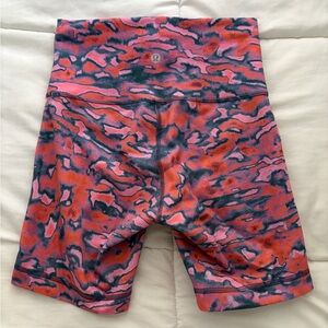 Lululemon Wunder Train High-Rise Short 6"